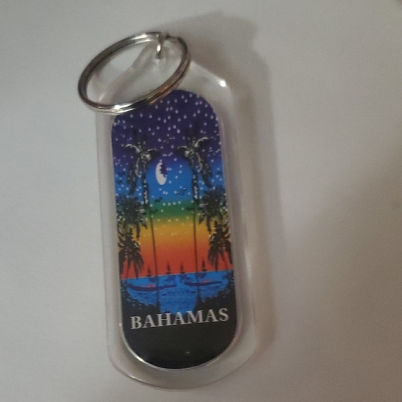 Bahamas Souvenir Keychains Set - Picture 4 of 10